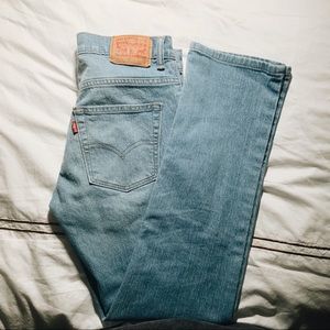 Light wash Levi 's vintage jeans